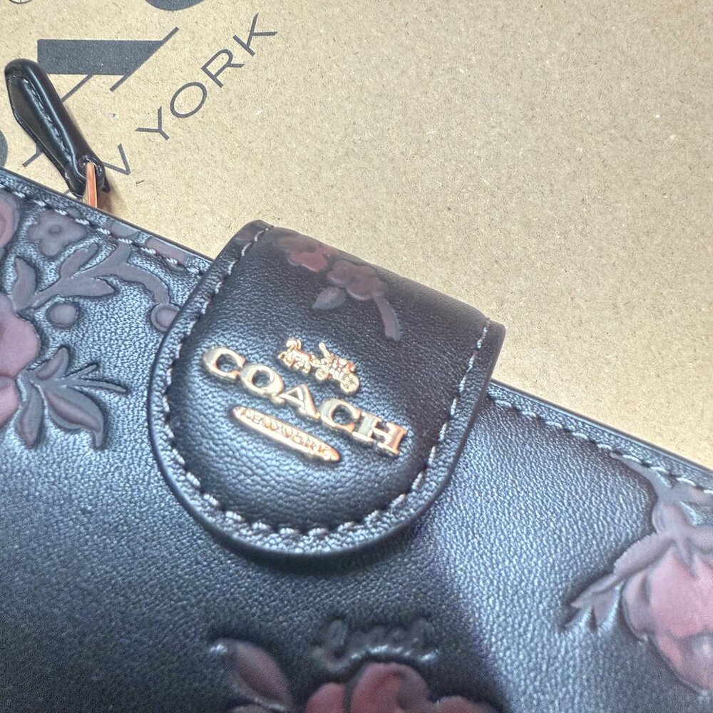 COACH Medium Corner Zip Wallet With Floral Print CCR20 - Picture 3 of 6